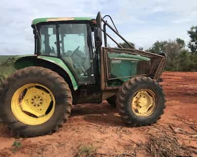 John Deere 6110J - 11/11