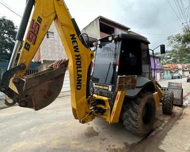 New Holland B95B - 20/20