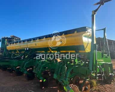 John Deere  2115 - 14/14