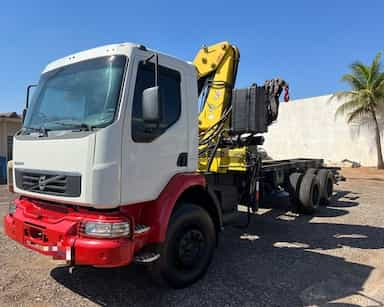 Volvo VM330 - 