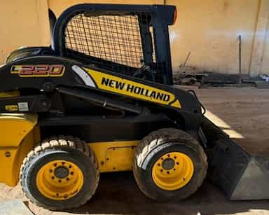 New Holland L220 - 12/12