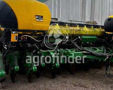 John Deere  2115 - 21/21