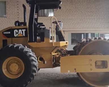 Caterpillar CS533E - 12/12